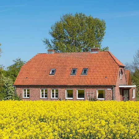 Am Hut Apartment *